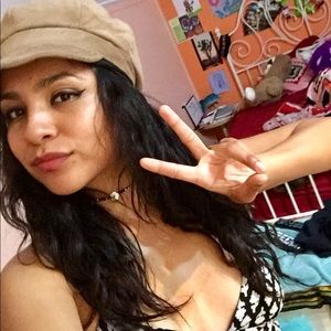 Meet your Posher, Karla